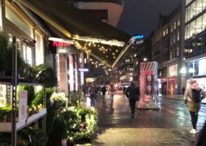 Regntung Oslogate en førjulsettermiddag.